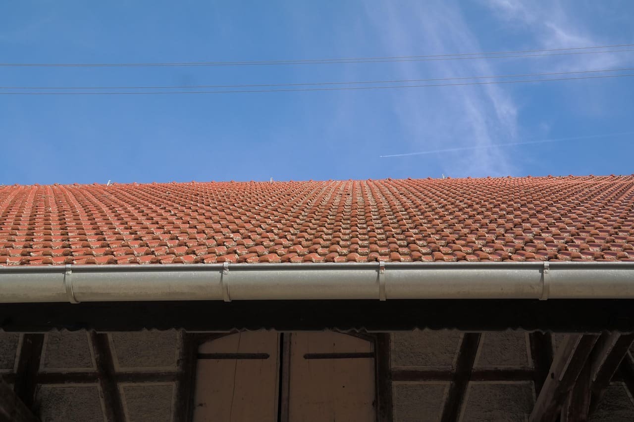 Seasonal Gutter Installation Guide When Is the Best Time to Upgrade 1